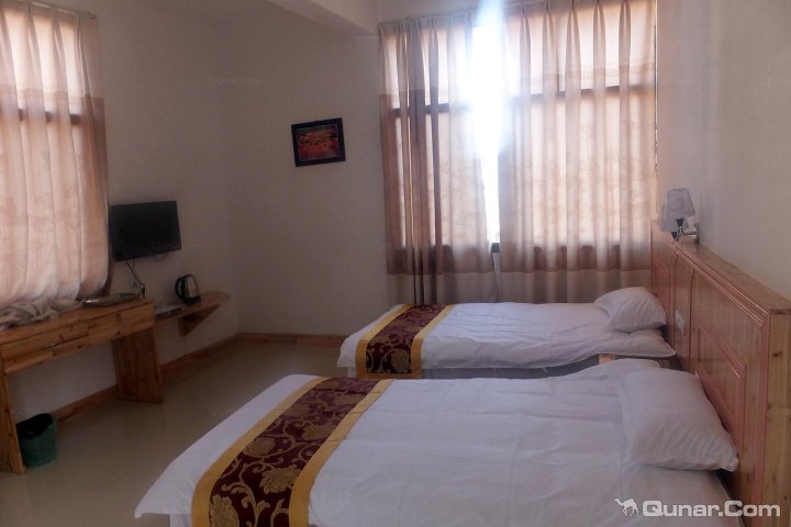 元阳新街镇胜村东连酒店