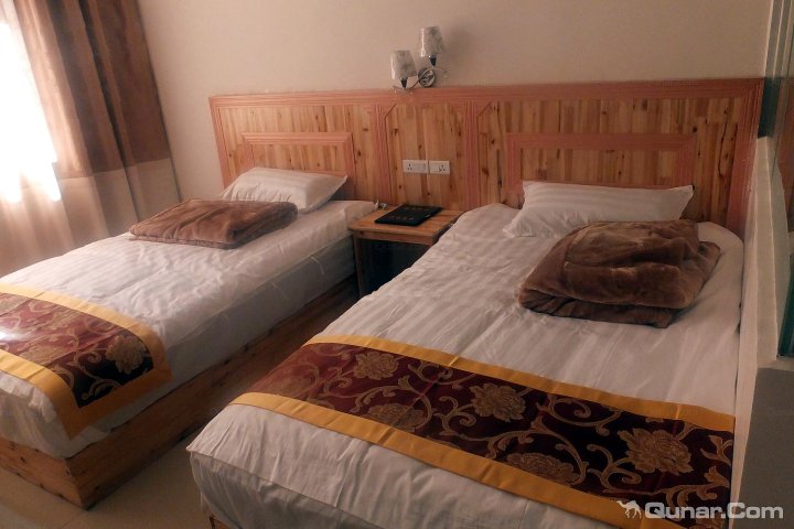 元阳新街镇胜村东连酒店