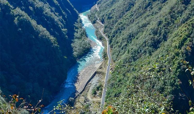 怒江美丽公路 · 峡谷航拍