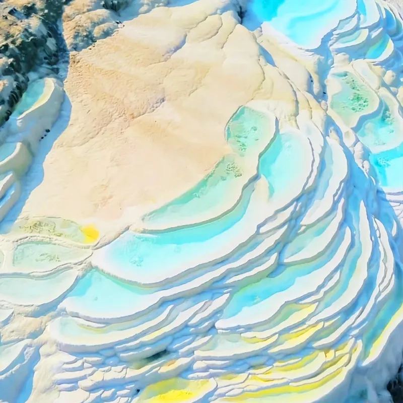 白水台 · 泉华台地