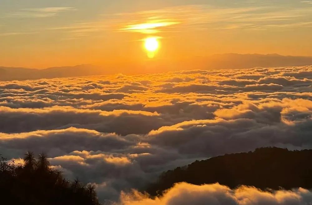 哀牢山 · 日落云海