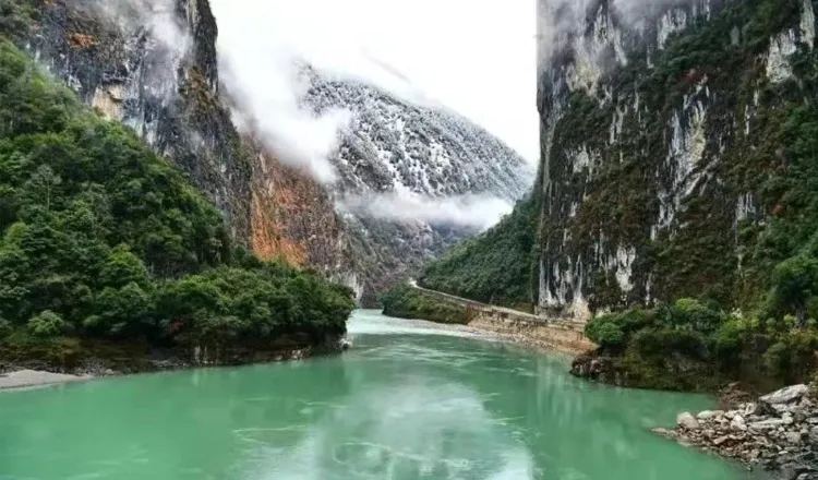 石门关 · 峡谷天险