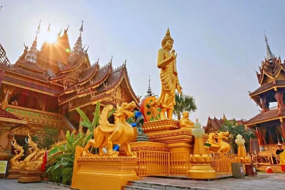总佛寺 · 金塔金像