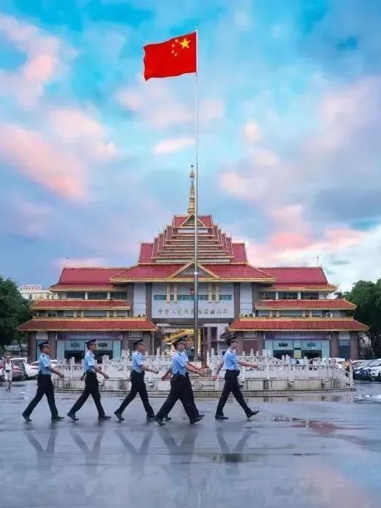姐告口岸 · 升旗