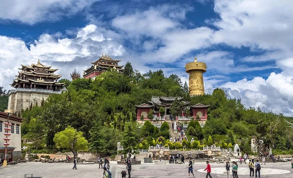 独克宗 · 月光城全景