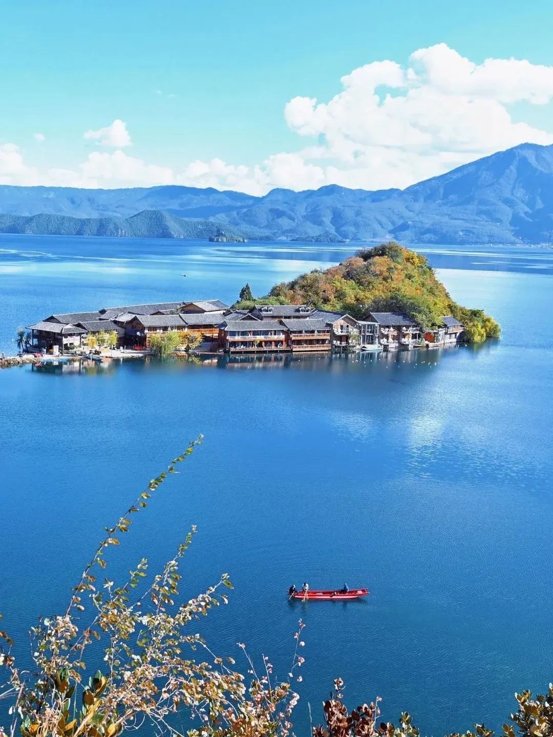 泸沽湖观景台 · 全景