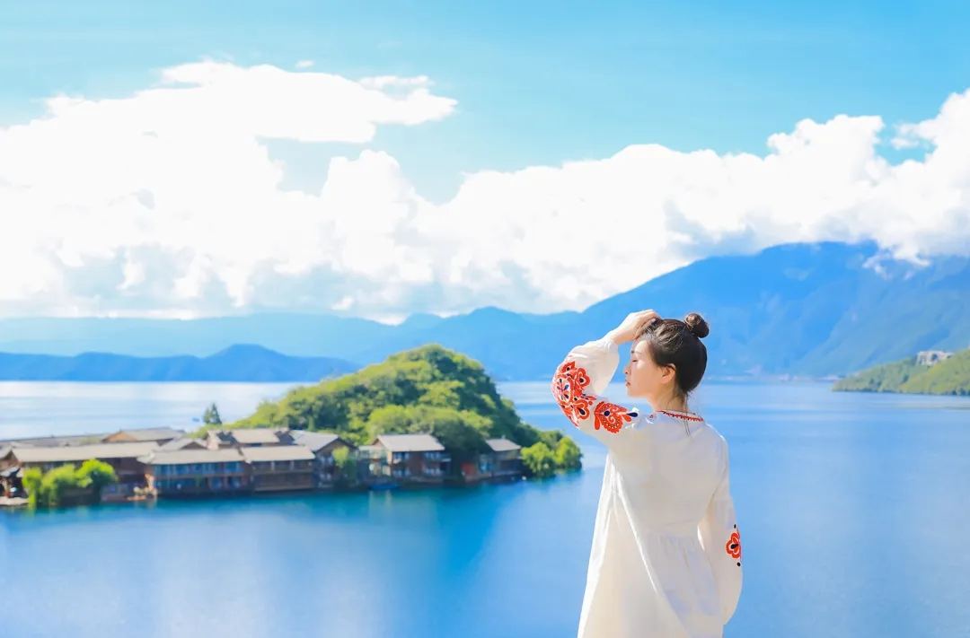 泸沽湖 · 观景台远眺