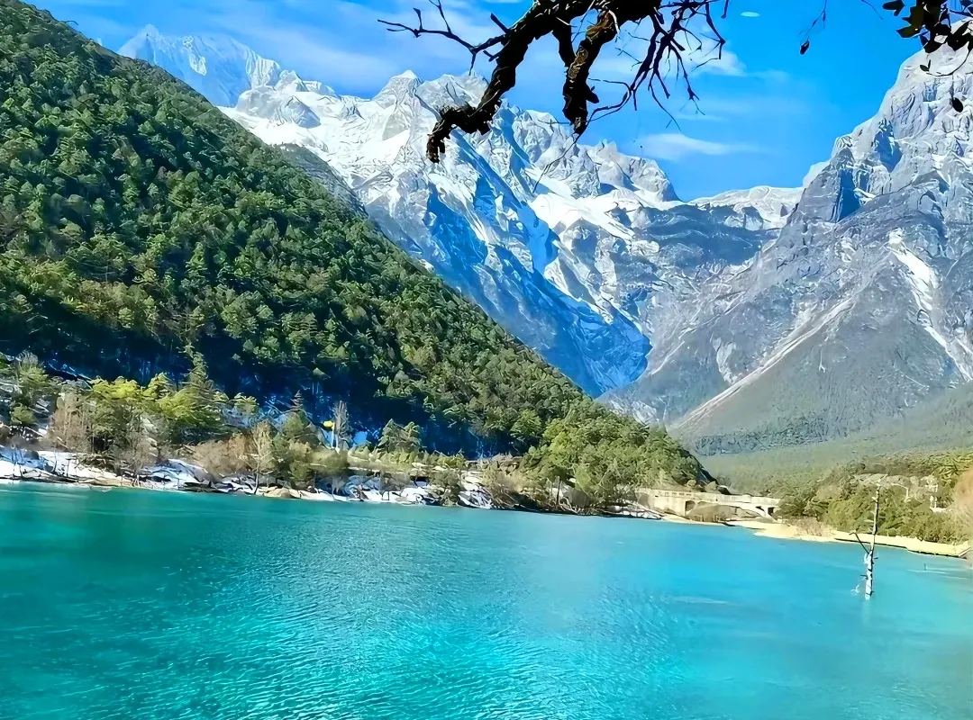 蓝月谷 · 雪峰碧水