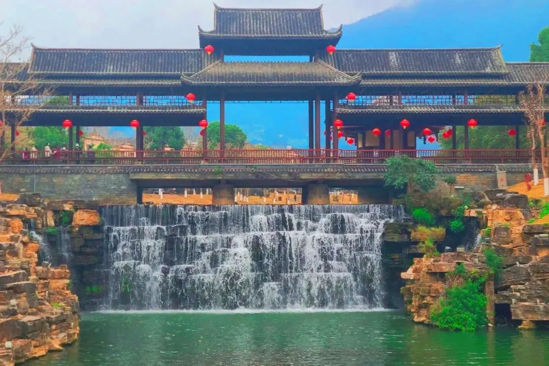 滴水苗城 · 廊桥水景
