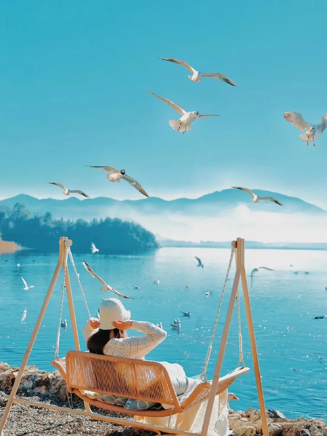 泸沽湖 · 湖畔秋千