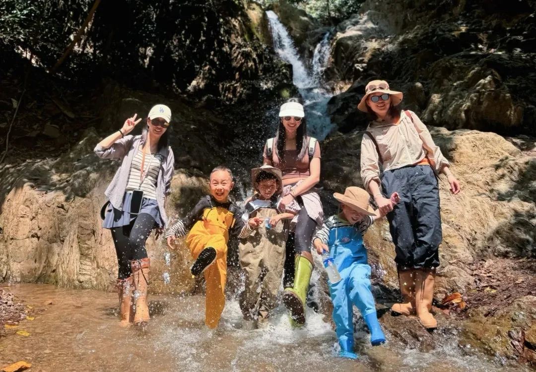 基诺山 · 瀑布戏水